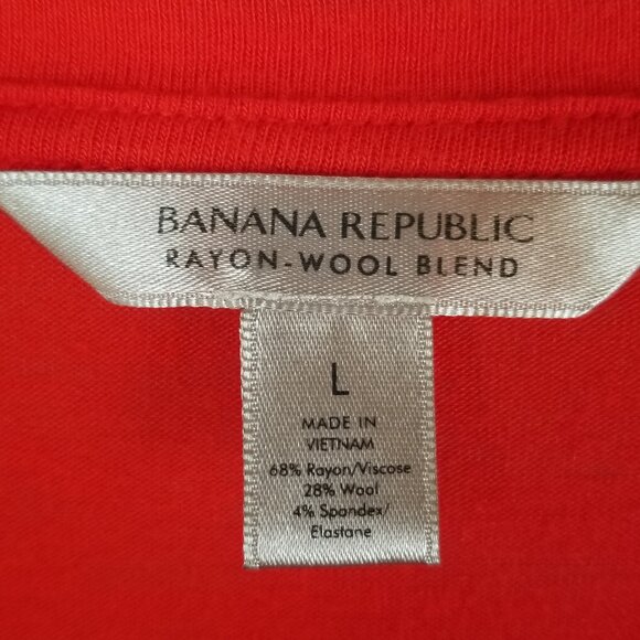 Women's Banana Republic Red Crew Neck Sweater Size Large Lightweight Wool Blend - Picture 3 of 5